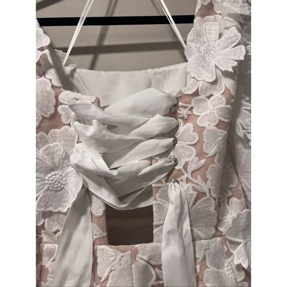 Helsi Women's White Tan Ellen Long Sleeve 3D Floral Mini Dress Small NWOT - Picture 11 of 14